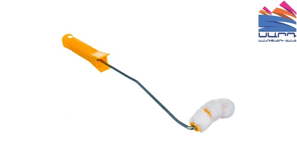 Roller with handle for painting pipes